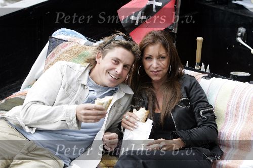 Amsterdam 8 augustus 2005
Reunie sterrenslag met boot in amsterdam.
Marielle Bastiaanse en Lodewijk Hoekstra, klusjesman eigen huis en tuin