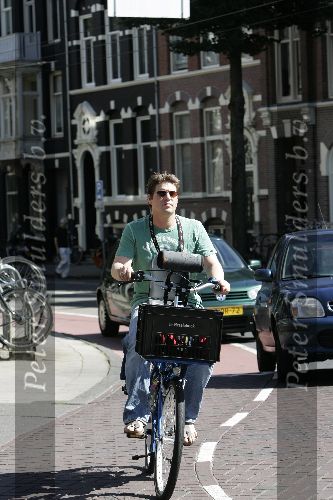 Amsterdam 30 augustus 2005
Martijn Krabbe met Bikkel op de fiets