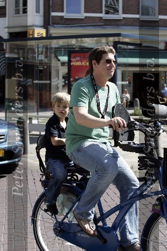 Amsterdam 30 augustus 2005
Martijn Krabbe met Bikkel op de fiets