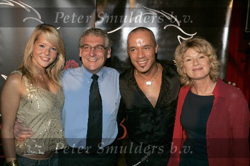 Amsterdam 9 augustus 2005
Persconferentie Beauty & the Beast.
Stanley Burleson Chantal Janzen en Martine Bijl