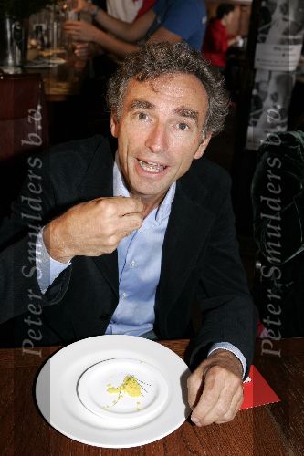 Amsterdam 24 augustus 2005
Lunch t.b.v het Rode kruis met medewerking van Paul Rosemuller