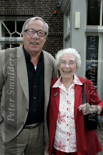 Aarle Rixtel 20 augustus 2005
Trouwen Nienke Romer met Frederik Brom.
 Piet Romer met zijn vrouw