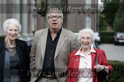 Aarle Rixtel 20 augustus 2005
Trouwen Nienke Romer met Frederik Brom.
Piet Romer met zijn vrouw