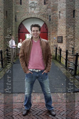 St. Oedenrode, 23 Augustus 2005
Pieter v d Hoogenband enkele uren voordat hij ging trouwen met
Minouche v d Hoogenband