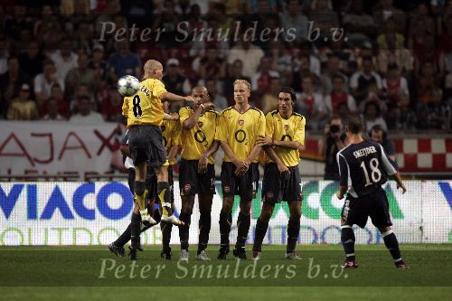 Amsterdam 27 juli 2005
Ajax-Arsenal 0-1 tijdens amsterdam tournament.
Wesley Sneijder Dennis Bergkamp Robert Pires en Thierry Henry