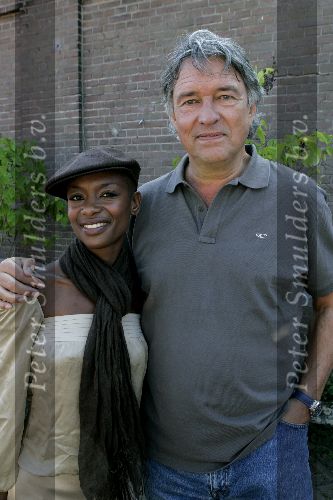 Amsterdam 17 augustus 2005
Perspresentatie rtl bij restaurant Rijk v Amsterdam.
Sylvana Simons en Ron Brandsteder