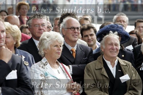 Amsterdam 20 augustus 2005
Koningin Beatrix doopt Beatrix catemaran voor het prinses Beatrix fonds op Sail 2005. 
Ronny Gerschtanowitz Karla Peijs en Erica Terpstra