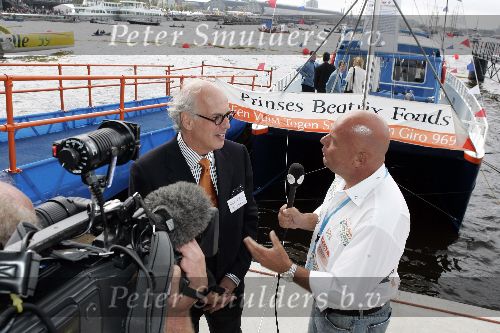 Amsterdam 20 augustus 2005
Koningin Beatrix doopt Beatrix catemaran voor het prinses Beatrix fonds op Sail 2005. 
Ronny Gerschtanowitz  met Gaston Starreveld