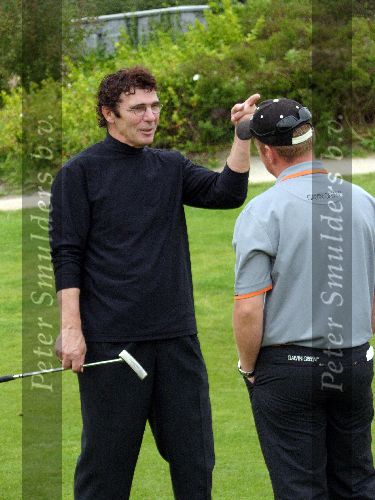 Amsterdam 19 augustus 2005
Wim v Hanegem golfen op houtrak. 
de kromme op golfschoen