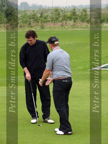 Amsterdam 19 augustus 2005
Wim v Hanegem golfen op houtrak. 
de kromme op golfschoen