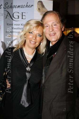 Ouderkerk aan de amstel 21 november 2006
Presentatie boek en nieuw bedrijf Robert Schoemacher bij klein Paardenburg.Andre Pool met vrouw