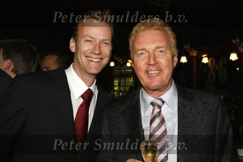 Amsterdam 9 november 2006
Premiere Palazzo bij de westergasfabriek.
Andre v Duin met vriend nat van de regen