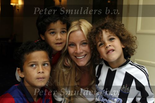 Amsterdam 29 mei 2006
Presentatie boek Patrick Kluivert in hotel Krasnapolsky.
 Angela Quincy  Justin en ruben
Peter Smulders bv