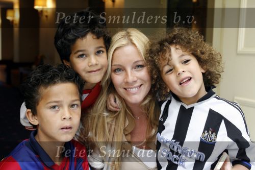 Amsterdam 29 mei 2006
Presentatie boek Patrick Kluivert in hotel Krasnapolsky.
 Angela Quincy  Justin en ruben
Peter Smulders bv