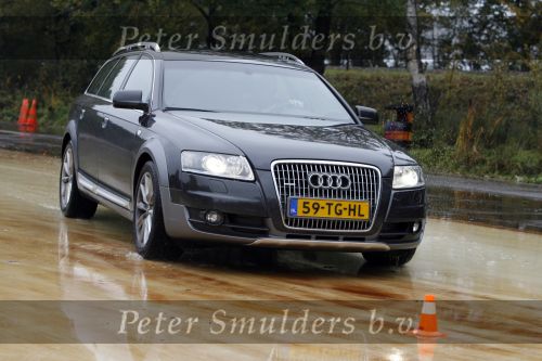 Weert 11 november 2006
Test voor stuff van de audi a6 all road bij ecool anti slipschool.