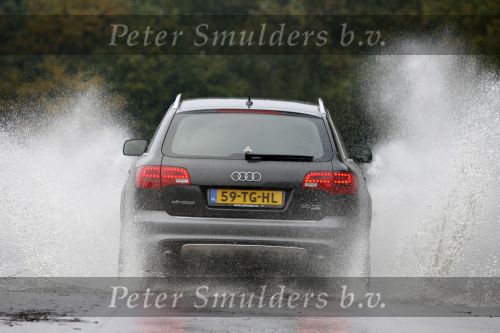 Weert 11 november 2006
Test voor stuff van de audi a6 all road bij ecool anti slipschool.
