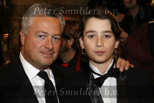 AMSTERDAM 16 november 2006
Premiere James Bond in Tuschinski. Bram Moszkowicz met zoon Natan