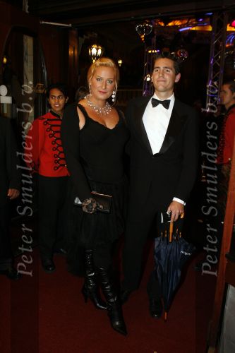 AMSTERDAM 16 november 2006
Premiere James Bond in Tuschinski. Christine v d Horst met een vriend
