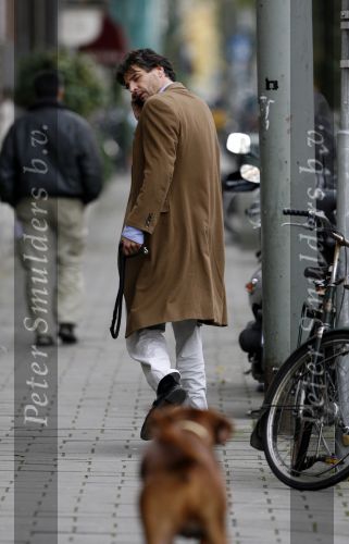 Amsterdam 10 november 2006
Edwin de Roy v Zuydewijn met zijn hond Pablo.