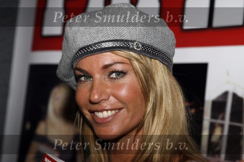 Amsterdam 7 november 2006
Presentatie magazine Paparazzi met Ellemieke Vermolen in de Mansion.met petje