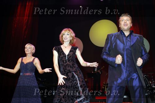 Amsterdam 4 november 2006
Presentatie cd Toon Hermans door Maurice Hermans aan Lone v Roosendaal Richard Groenendijk en Ellen Evers.