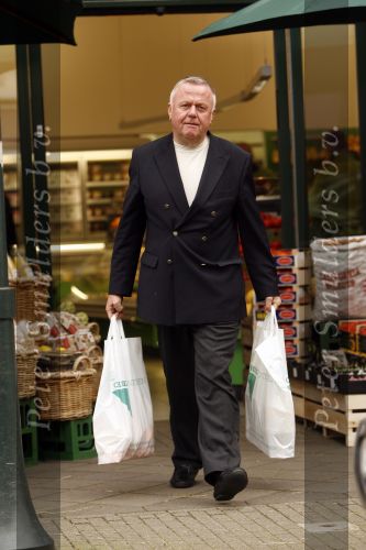 Amsterdam 2 december 2006
Harrie mens doet boodschappen bij de groenteboer. Harrie is 10 kg afgevallen.