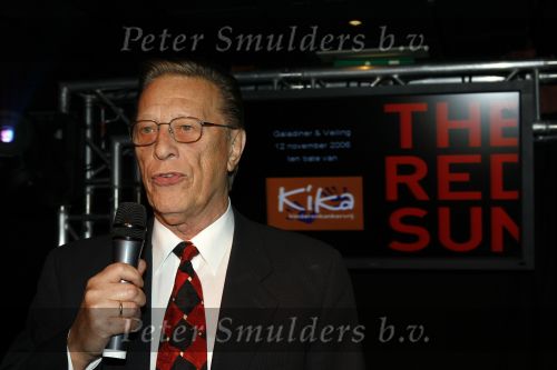 Blaricum 12 november 2006
1 jarig bestaan restaurant Red Sun. Ze organiseren een diner tbv het Kika fonds. John de Mol sr