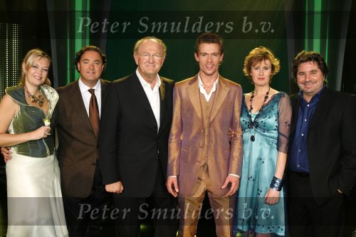 Hilversum 24 november 2006
Opnames wie wordt Tarzan? Ron Link met de Jury, Joop v d Ende Erwin v Lambaart Ester Hart ...