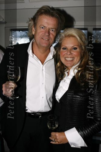 Ouderkerk aan de amstel 21 november 2006
Presentatie boek en nieuw bedrijf Robert Schoemacher bij klein Paardenburg. Marga Scheide met vriend