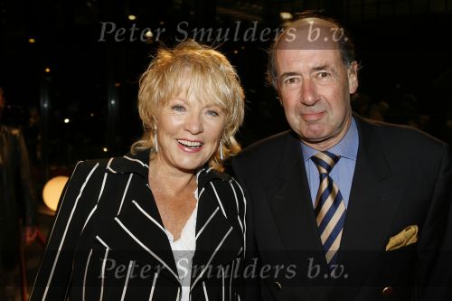 Hilversum 1 december 2006
Opening gebouw beeld en geluid door koningin Beatrix. Ria Bremer met man Bob