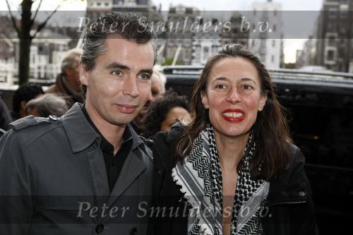 Amsterdam 6 december 2009
Premiere prins Claus in Carre. Koningin Beatrix Prins Constantijn en Prinses Laurentien zijn daarbij aanwezig. Adelheid Roossen met man
Peter Smulders bv