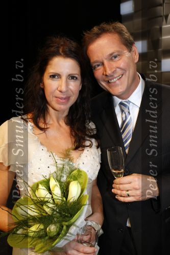 Gouda 7 december 2009
Premiere de gelukkige huisvrouw in het theater van Gouda.
De acteurs zijn Isa Hoes Marc Klein Essink Ruben Lursen Anne Lamsvelt en Marie Louise Stheins. Albert Verlinde met Heleen v Royen
Peter Smulders bv