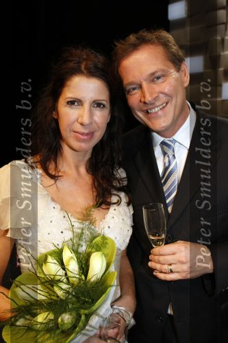 Gouda 7 december 2009
Premiere de gelukkige huisvrouw in het theater van Gouda.
De acteurs zijn Isa Hoes Marc Klein Essink Ruben Lursen Anne Lamsvelt en Marie Louise Stheins. Albert Verlinde met Heleen v Royen
Peter Smulders bv