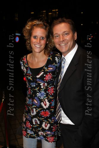 Gouda 7 december 2009
Premiere de gelukkige huisvrouw in schouwburg van Gouda. Albert Verlinde met nichtje Jorien v d Plas
Peter Smulders bv