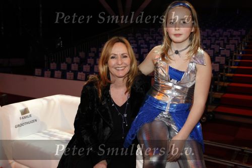 Amsterdam 8 december 2009
Sterren kinderen dansen op het ijs in de rai. Angela Groothuizen met dochterNona
Peter Smulders bv