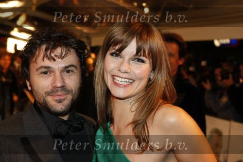 Amsterdam 16 november 2009
Premiere komt een vrouw bij de dochter in Tuschinski. Angela Schijf met man Tom van Landuyt
Peter Smulders bv