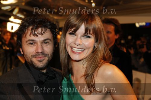 Amsterdam 16 november 2009
Premiere komt een vrouw bij de dochter in Tuschinski. Angela Schijf met man Tom van Landuyt
Peter Smulders bv