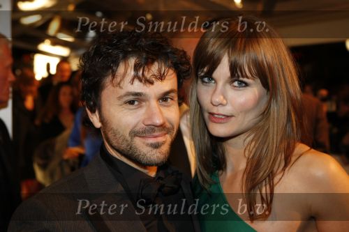 Amsterdam 16 november 2009
Premiere komt een vrouw bij de dochter in Tuschinski. Angela Schijf met man Tom van Landuyt
Peter Smulders bv