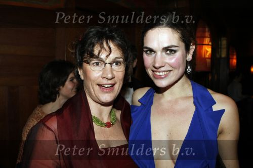 Amsterdam 16 november 2009
Premiere komt een vrouw bij de dochter in Tuschinski. Anna Drijver met moeder
Peter Smulders bv