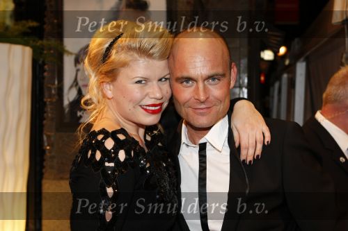 Amsterdam 16 november 2009
Premiere komt een vrouw bij de dochter in Tuschinski. Annemarie Jung met vriend
Peter Smulders bv
