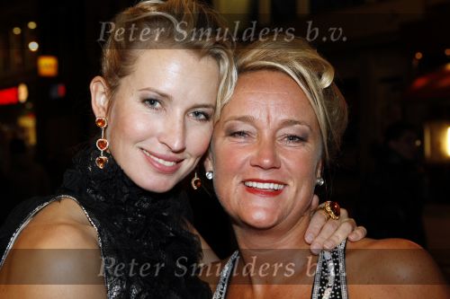 Amsterdam 16 november 2009
Premiere komt een vrouw bij de dochter in Tuschinski. Anouk Smulders en Maya de Ridder
Peter Smulders bv