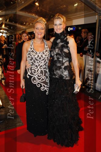 Amsterdam 16 november 2009
Premiere komt een vrouw bij de dochter in Tuschinski. Anouk Smulders en Maya de Ridder
Peter Smulders bv
