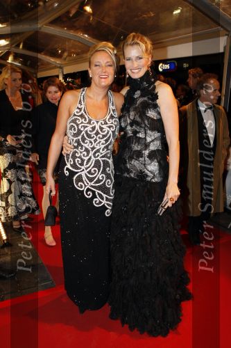Amsterdam 16 november 2009
Premiere komt een vrouw bij de dochter in Tuschinski. Anouk Smulders en Maya de Ridder
Peter Smulders bv