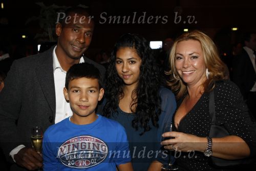 Amsterdam 9 november 2009
LAF Life after Football beurs  in de beurs van Berlage. Aron Winter met vrouw en kinderen
Peter Smulders bv