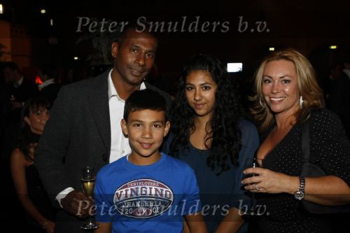 Amsterdam 9 november 2009
LAF Life after Football beurs  in de beurs van Berlage. Aron Winter met vrouw en kinderen
Peter Smulders bv