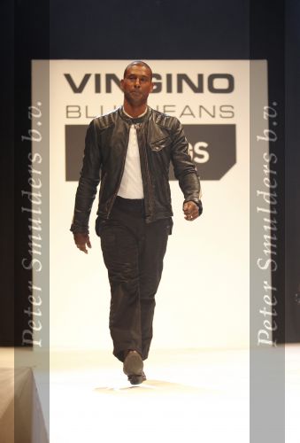Amsterdam 9 november 2009
modeshow JC Rags en Vingino op  de beurs van Life after Football. Aron Winter met zijn zoon
Peter Smulders bv
