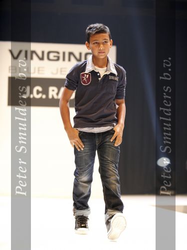 Amsterdam 9 november 2009
modeshow JC Rags en Vingino op  de beurs van Life after Football. zoon Aron Winter
Peter Smulders bv