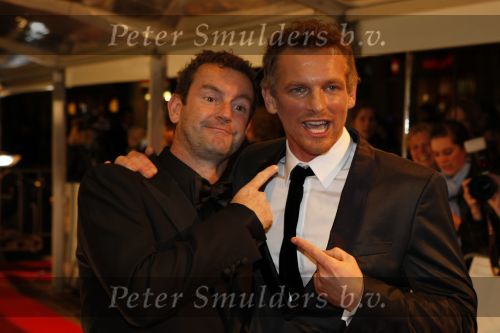 Amsterdam 16 november 2009
Premiere komt een vrouw bij de dochter in Tuschinski. Barry Atsma met Kluun
Peter Smulders bv