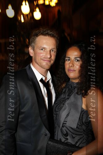 Amsterdam 16 november 2009
Premiere komt een vrouw bij de dochter in Tuschinski. Barry Atsma met vrouw
Peter Smulders bv