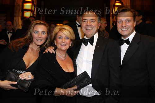Amsterdam 16 november 2009
Premiere komt een vrouw bij de dochter in Tuschinski. Benno en Kitty Leeser en David en Gitta Bijlsma
Peter Smulders bv